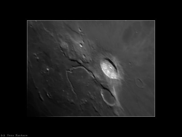 moon-2005.12.13-20h28m.jpg
